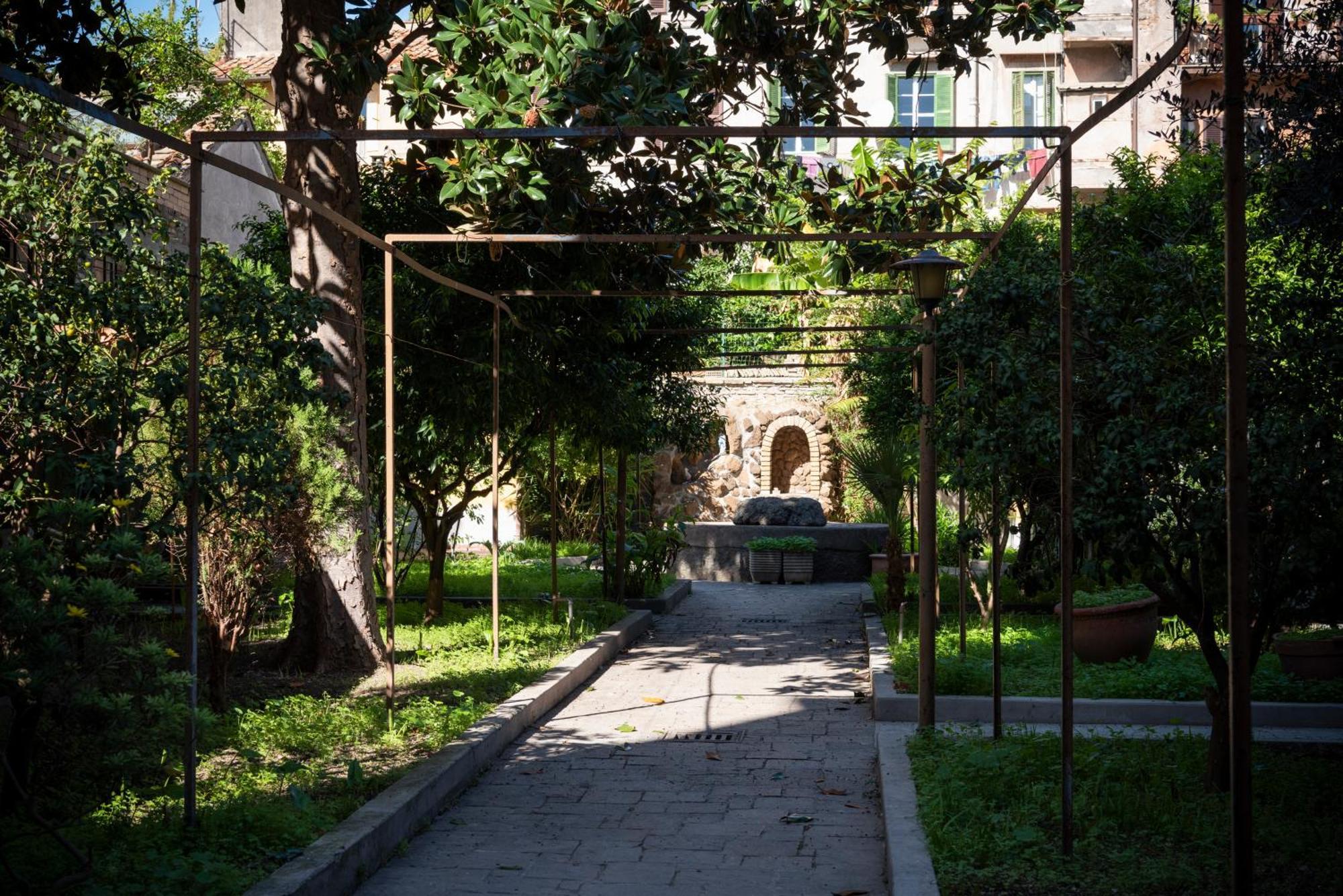 Residenza Leone Xiii Hotell